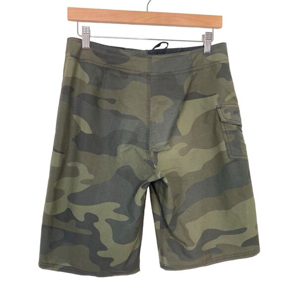 Oakley Mens Camo Board Shorts size 30 Green Poly Stretch Swim Beach Lace Up - Picture 2 of 11